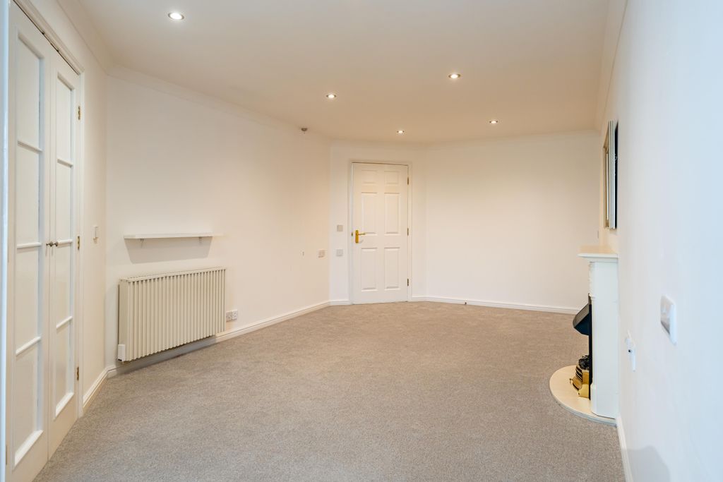 Property photo 2 of 24