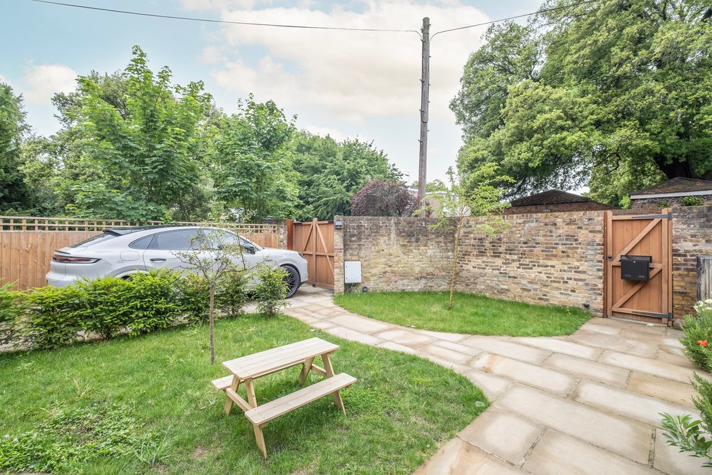 Property photo 3 of 16