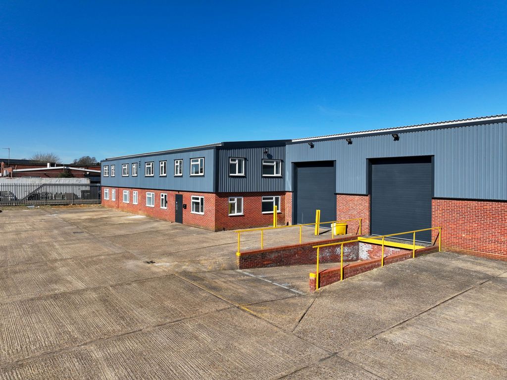 Property photo 2 of 15 Buckingham Air  - Mar 2026-27.Jpg