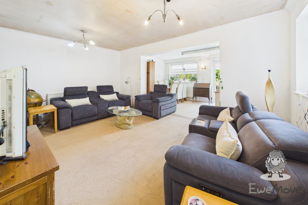 Property photo 3 of 15 14