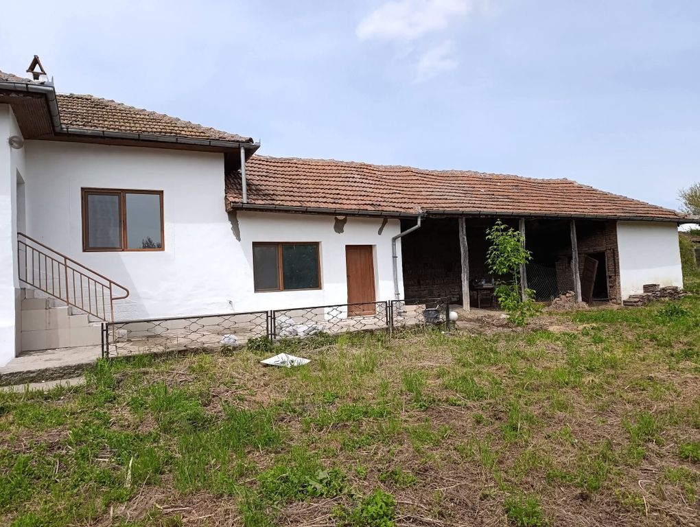 Property photo 2 of 7