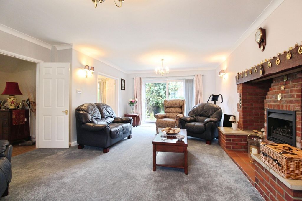 Property photo 3 of 23