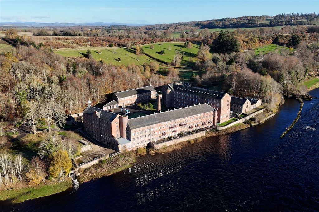 Property photo 1 of 10 Drone