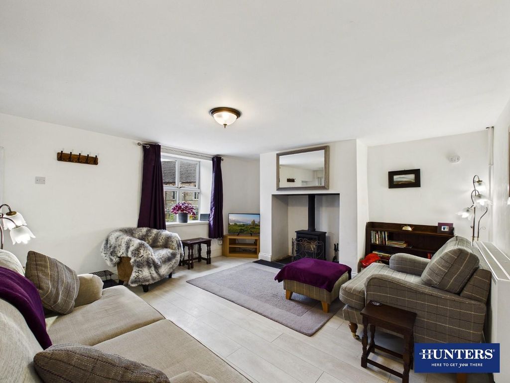 Property photo 3 of 27