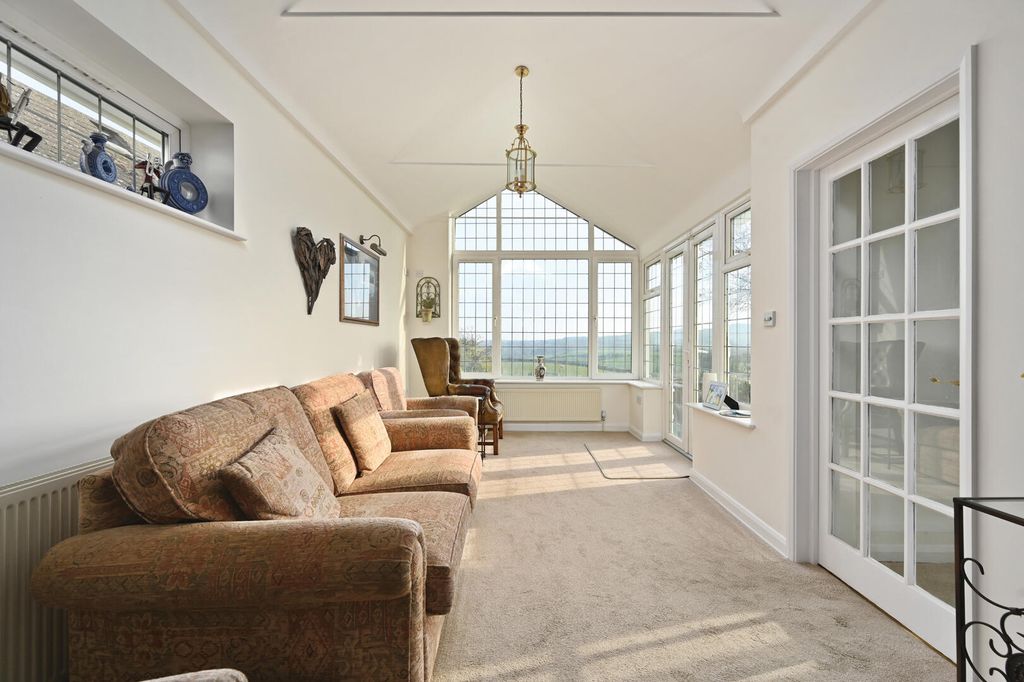 Property photo 2 of 21 Conservatory