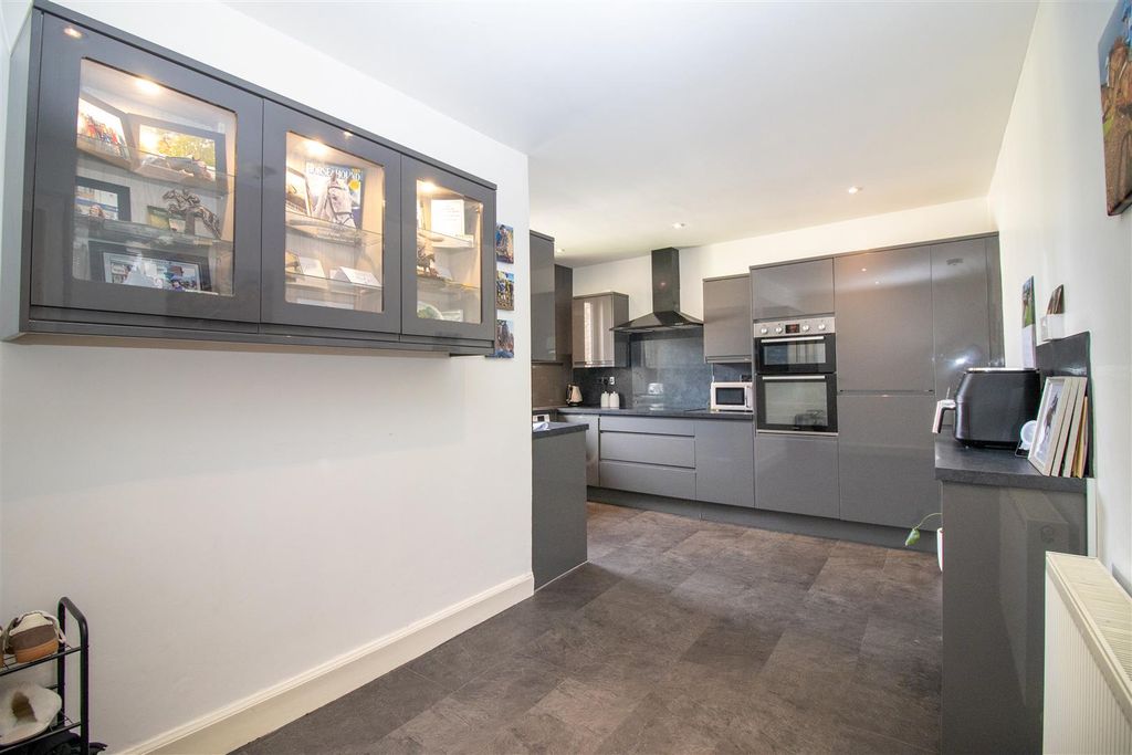 Additional image 17 of 4 bed flat for sale14/2 Havelock Street, Hawick TD9