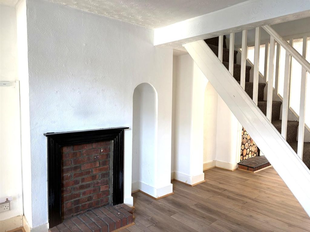 Property photo 3 of 9 A49Edf81-0d68-4A77-B6E8-B2cc16c27E5E.Jpg