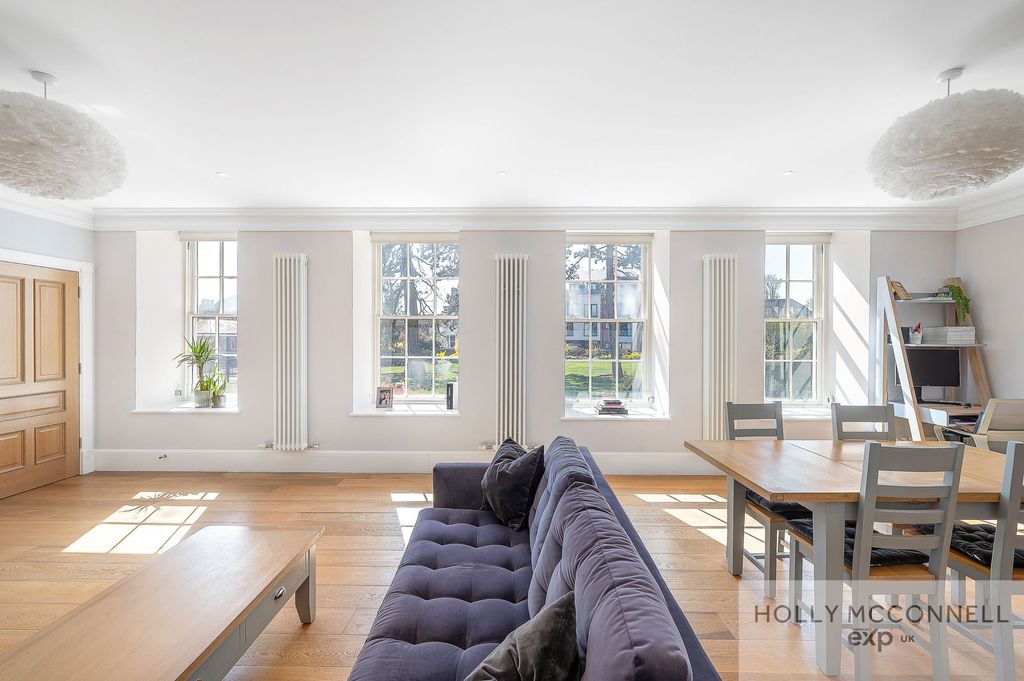 Property photo 2 of 29