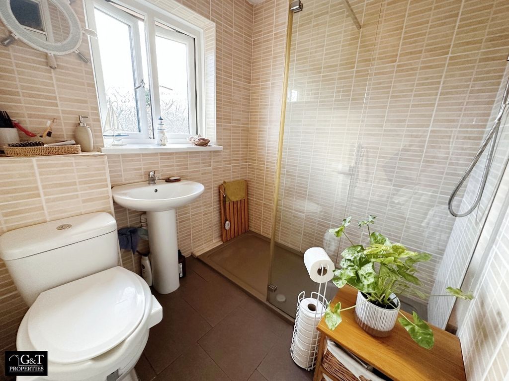 Property photo 2 of 13 Bathroom