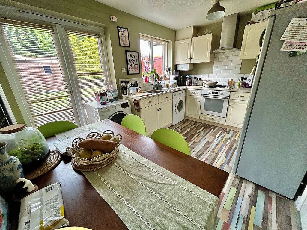 Property photo 3 of 15 Kitchen