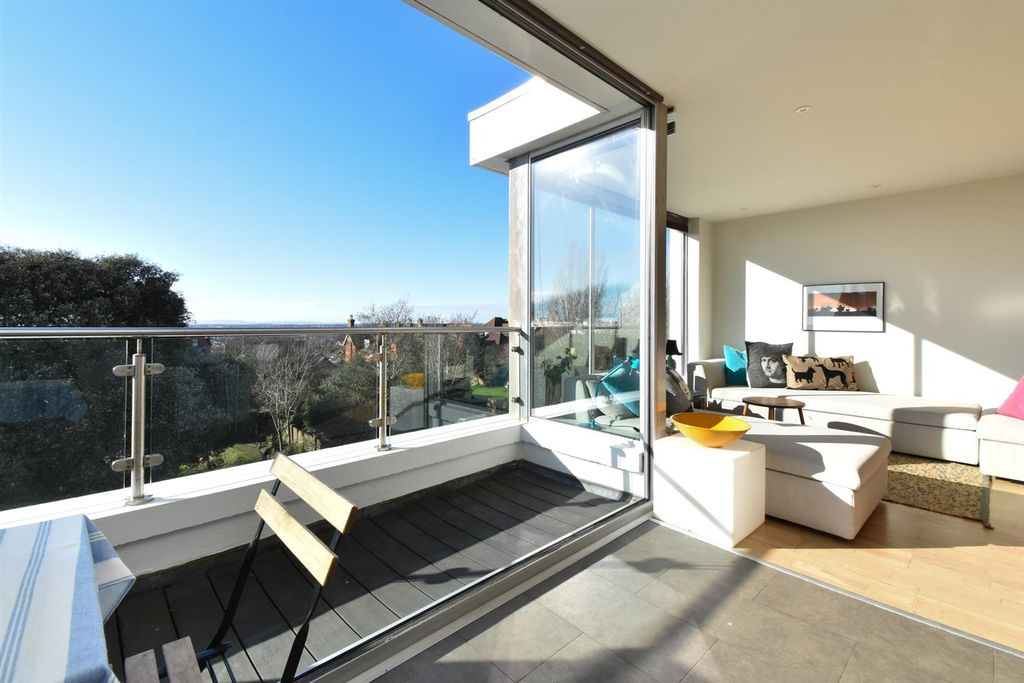 Property photo 2 of 27 Open Plan Living