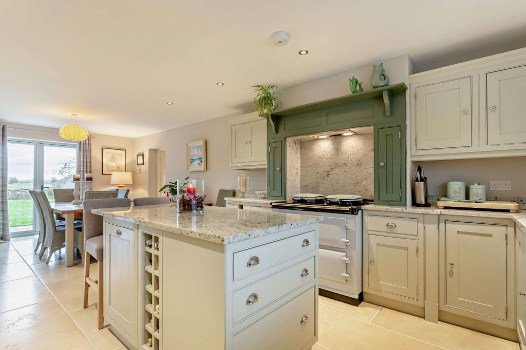 Property photo 3 of 20 Picture No. 25