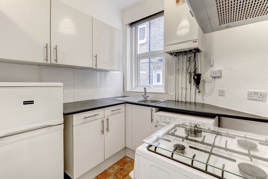 Property photo 2 of 6 Flat_5__5_Theatre_Rd