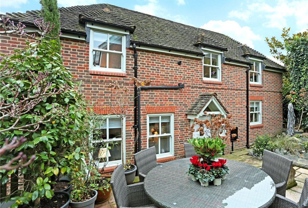 Property photo 1 of 9