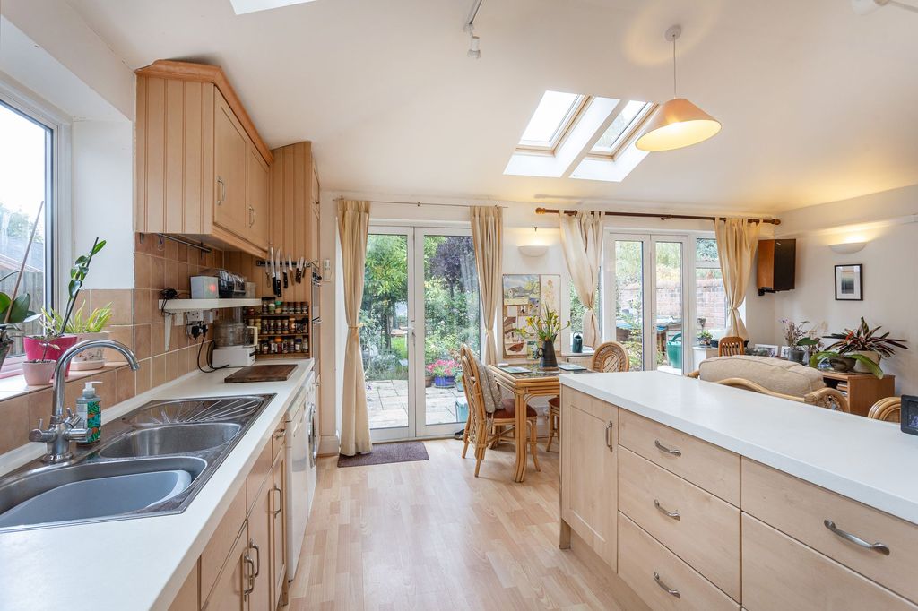 Property photo 3 of 13 Kitchen