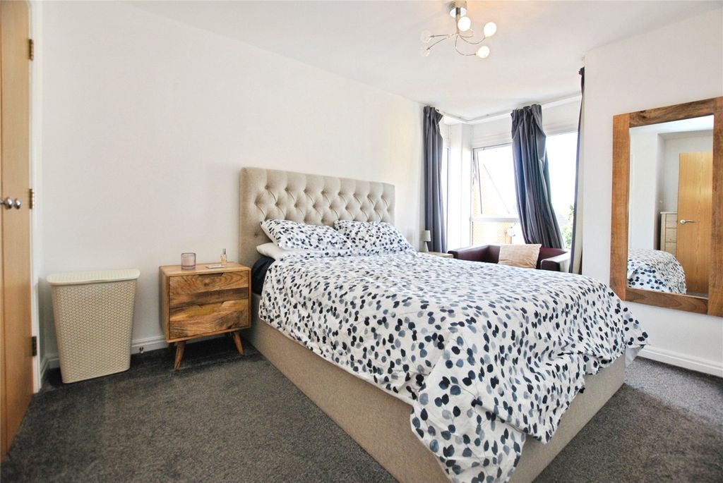 Property photo 3 of 6 Picture No. 06