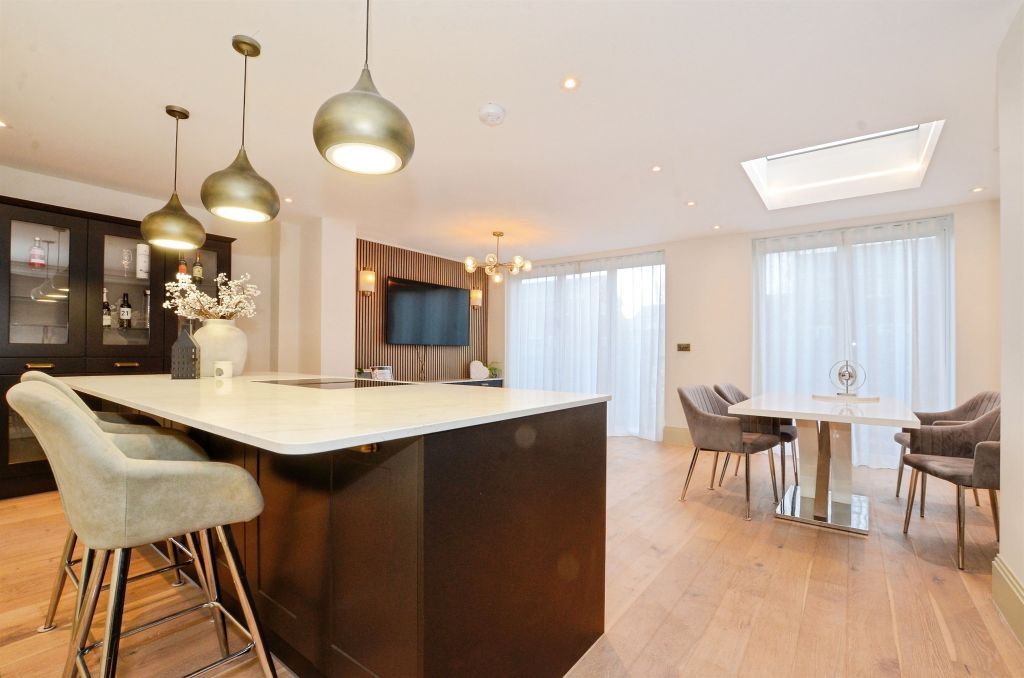 Property photo 3 of 22