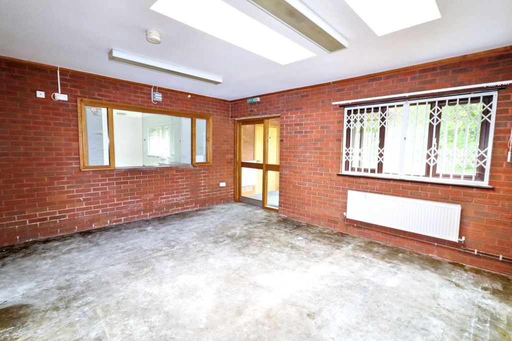 Property photo 2 of 25