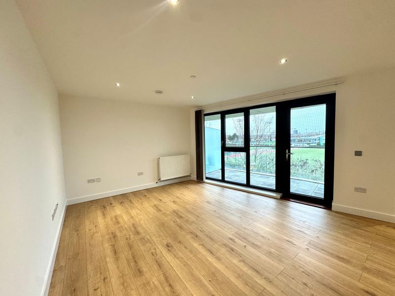 Property photo 3 of 8 Photo 7