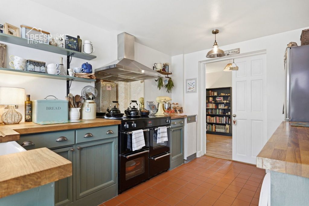 Property photo 3 of 26