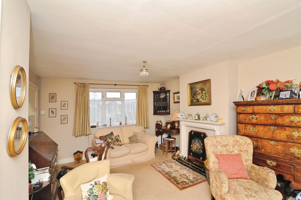 Property photo 3 of 18