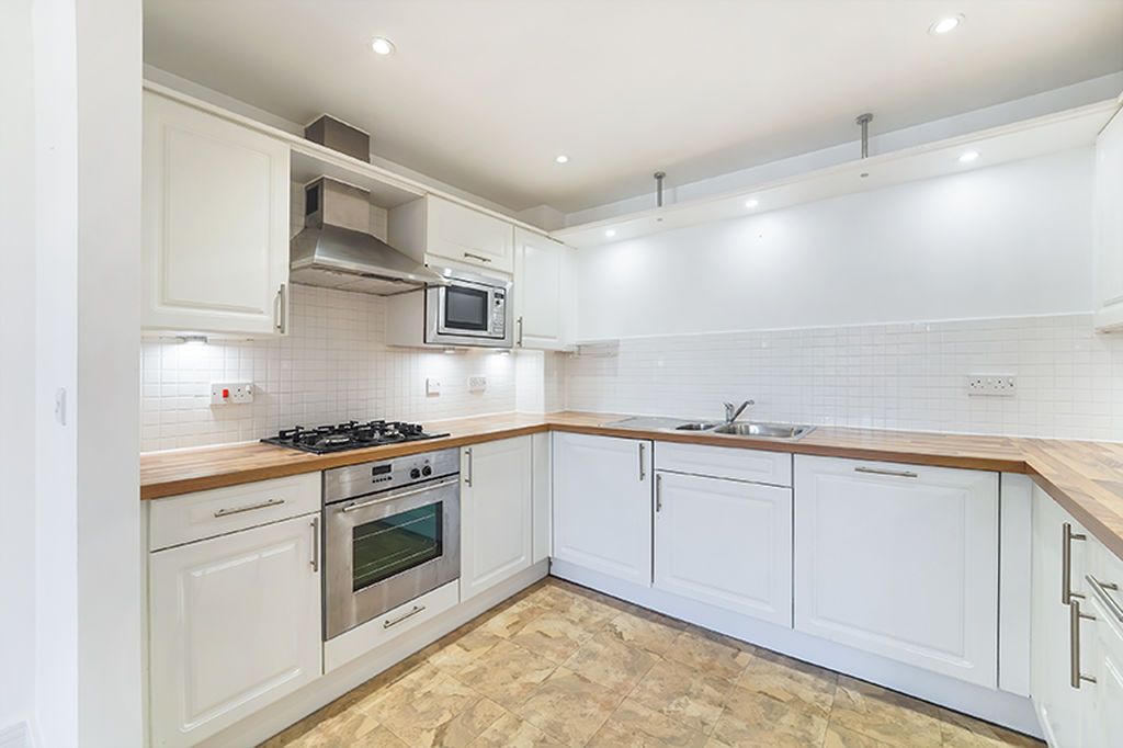 Property photo 3 of 12 H&Co.