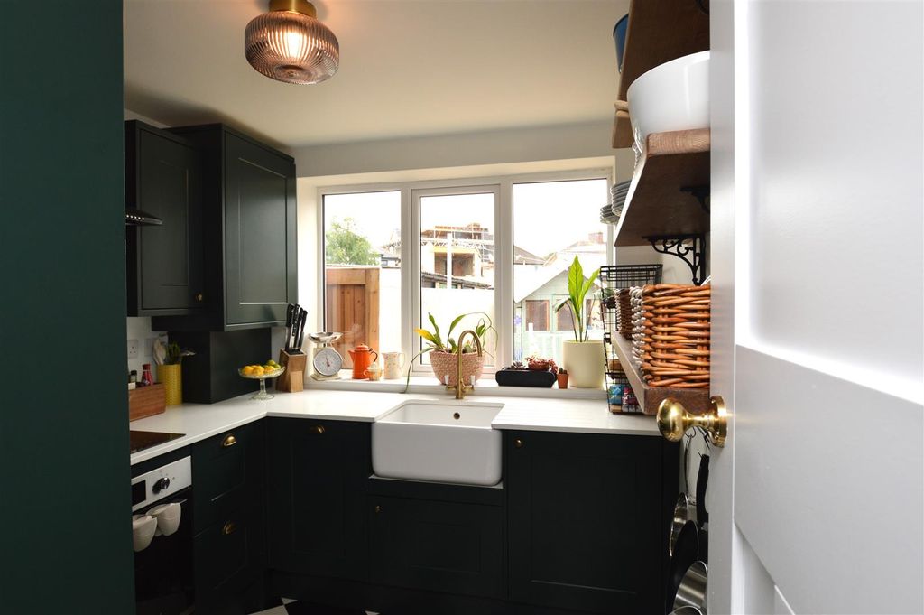 Property photo 2 of 15 Kitchen