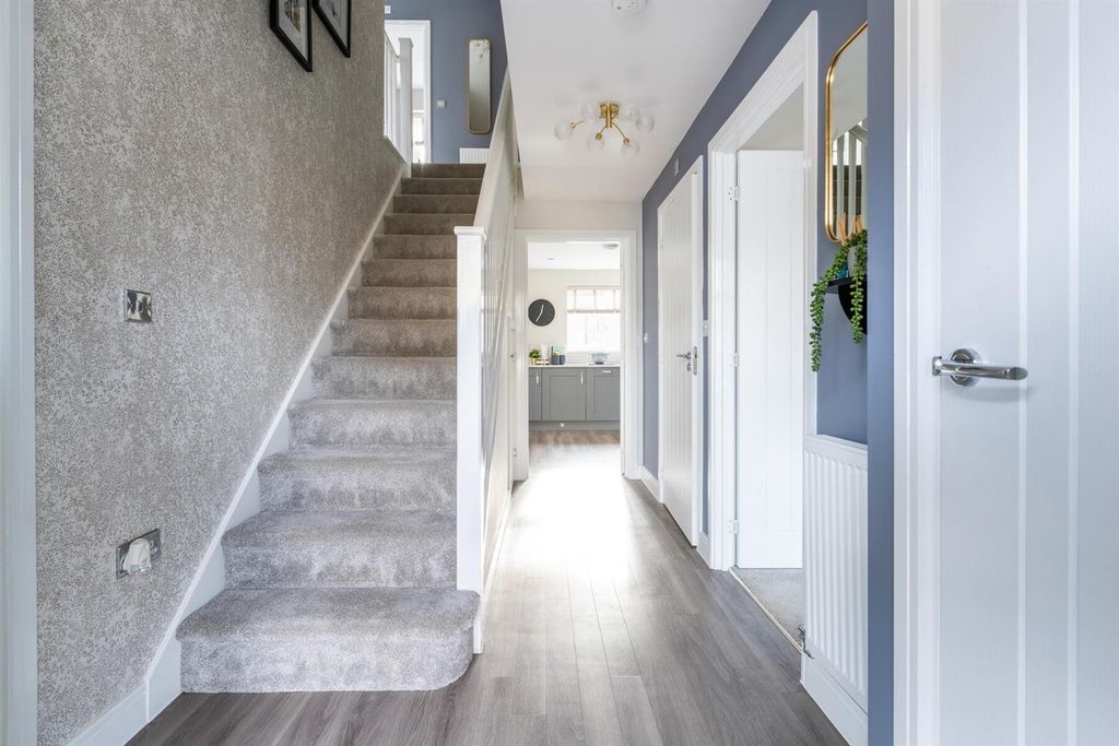 Property photo 1 of 11 Ivyvwjpc.Png