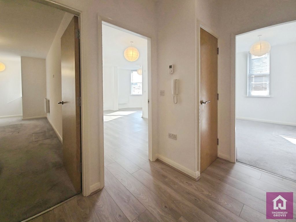 Property photo 2 of 17 Picture No. 23