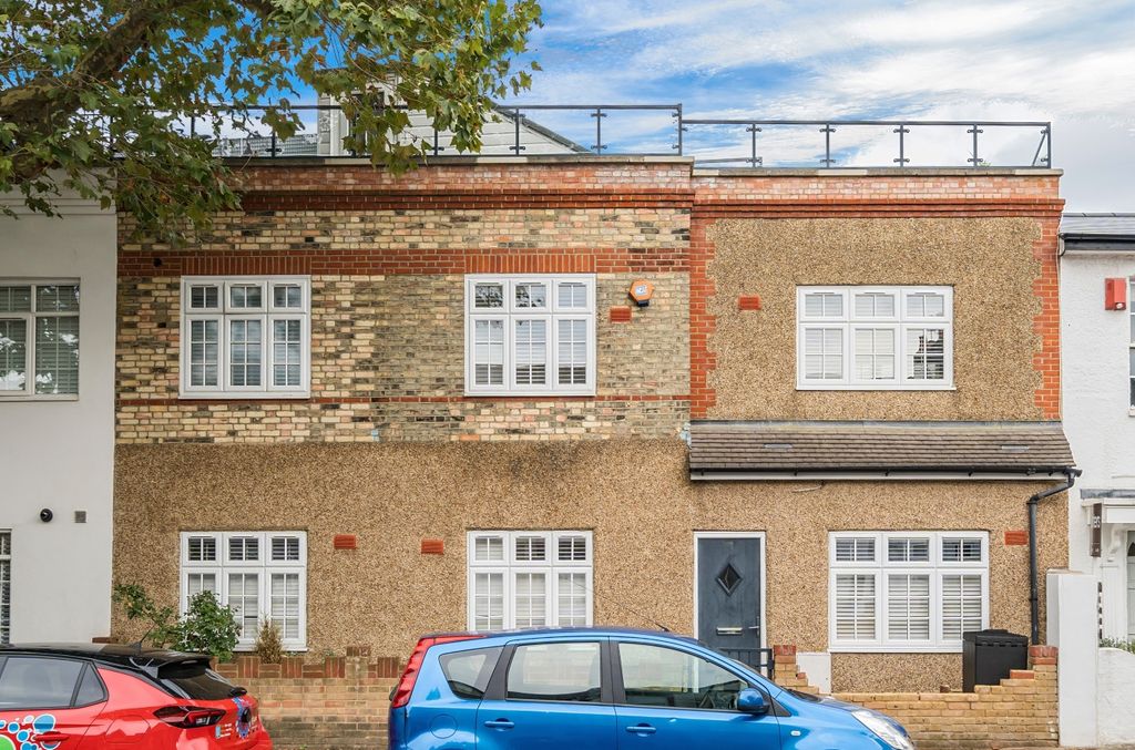 Property photo 3 of 14 External
