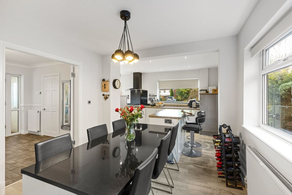 Property photo 3 of 64