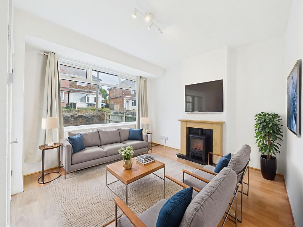 Property photo 2 of 20 Lounge (Virtually Furnished)