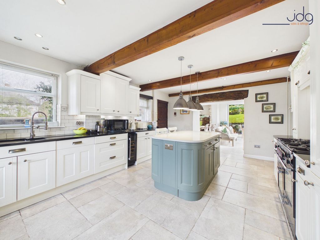 Property photo 2 of 28 Kitchen