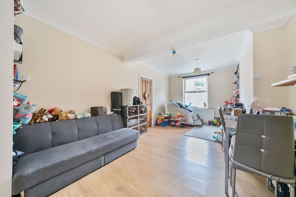 Property photo 2 of 11 Picture No. 01