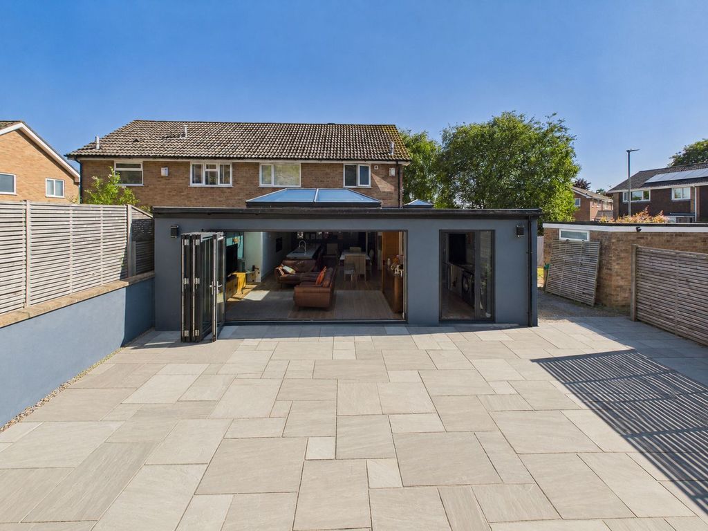 Property photo 2 of 30