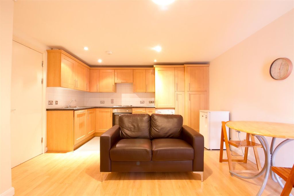 Property photo 2 of 5