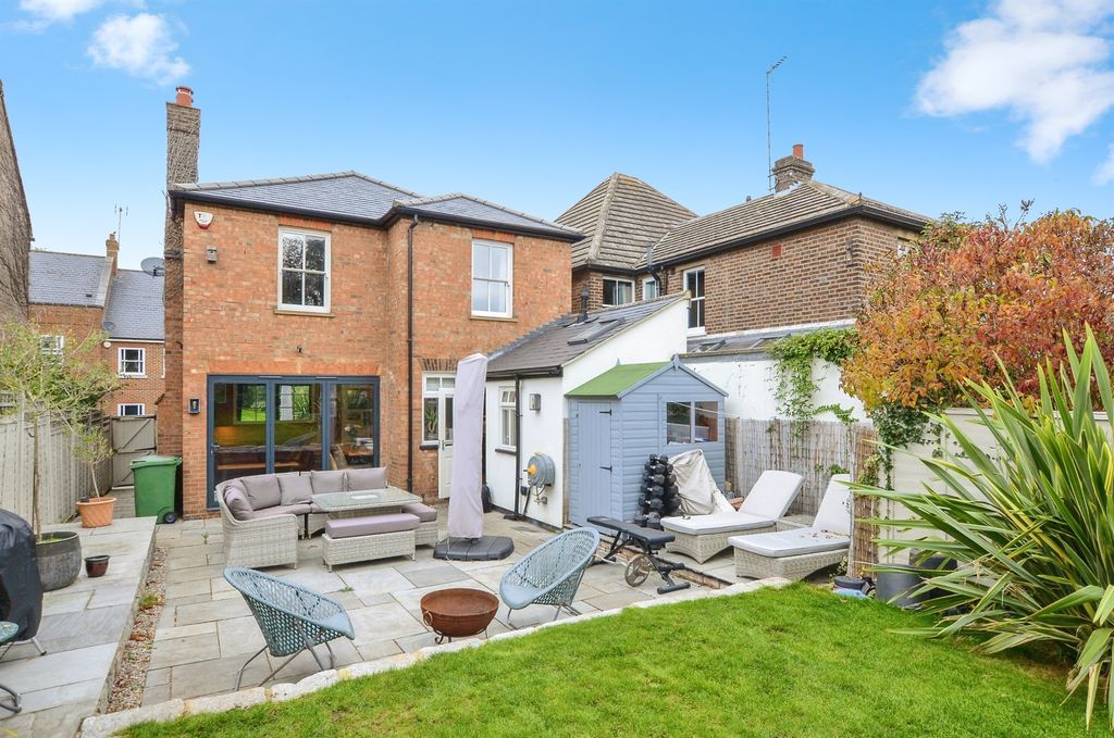 Property photo 2 of 17