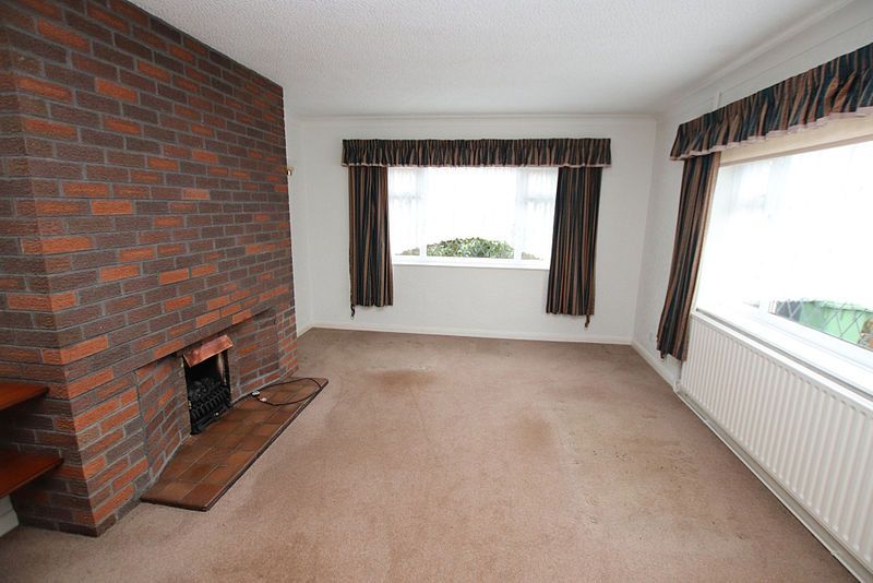 Property photo 2 of 16 Lounge