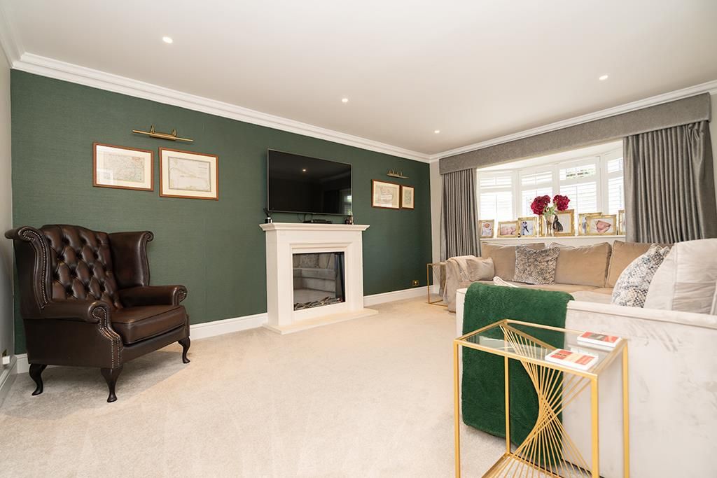 Property photo 3 of 28 Lounge 1.Jpg