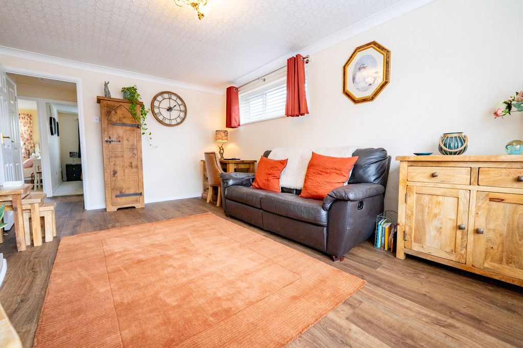 Property photo 3 of 14