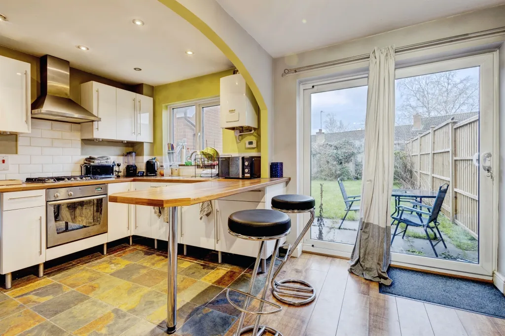 House in Hardingstone, West Northamptonshire - More