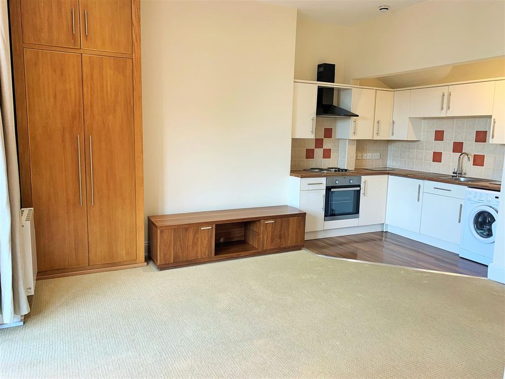 Property photo 3 of 8