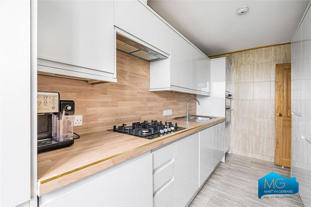Property photo 2 of 19 Picture No. 28