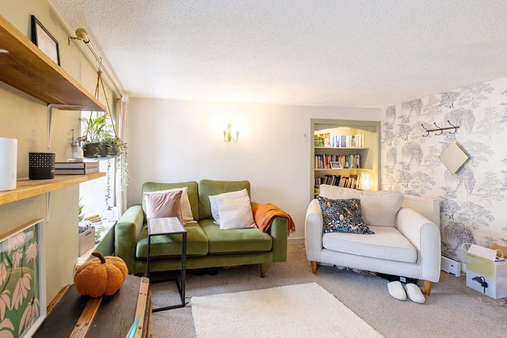 Property photo 3 of 9