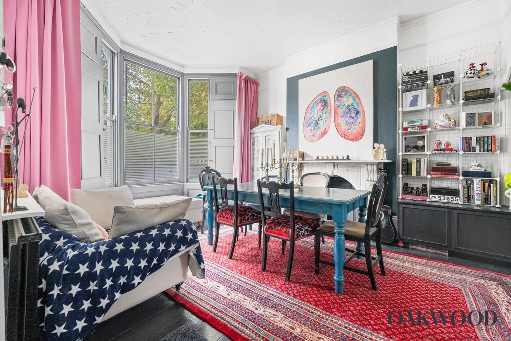 Property photo 3 of 37