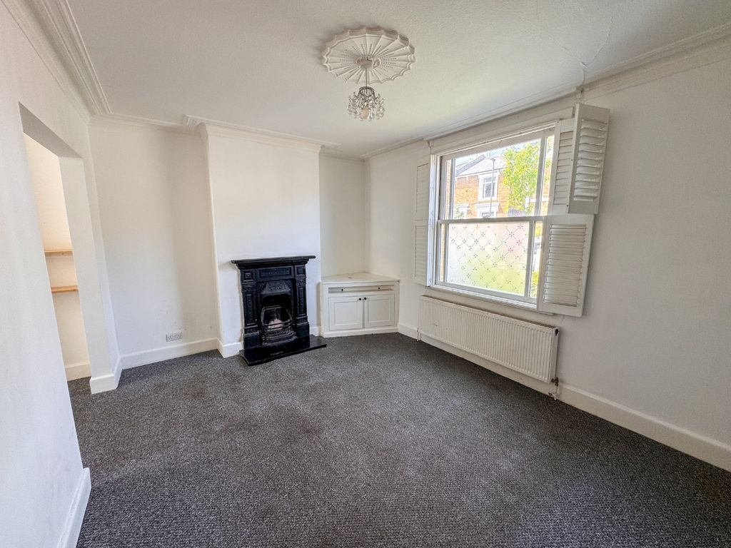 Property photo 3 of 17 4498983