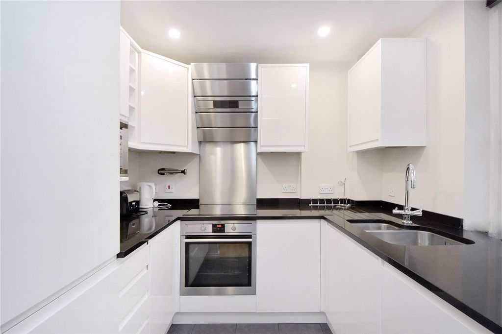 Property photo 3 of 8 Picture No. 05