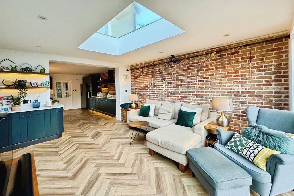 Property photo 3 of 20 Kitchen/Living Area