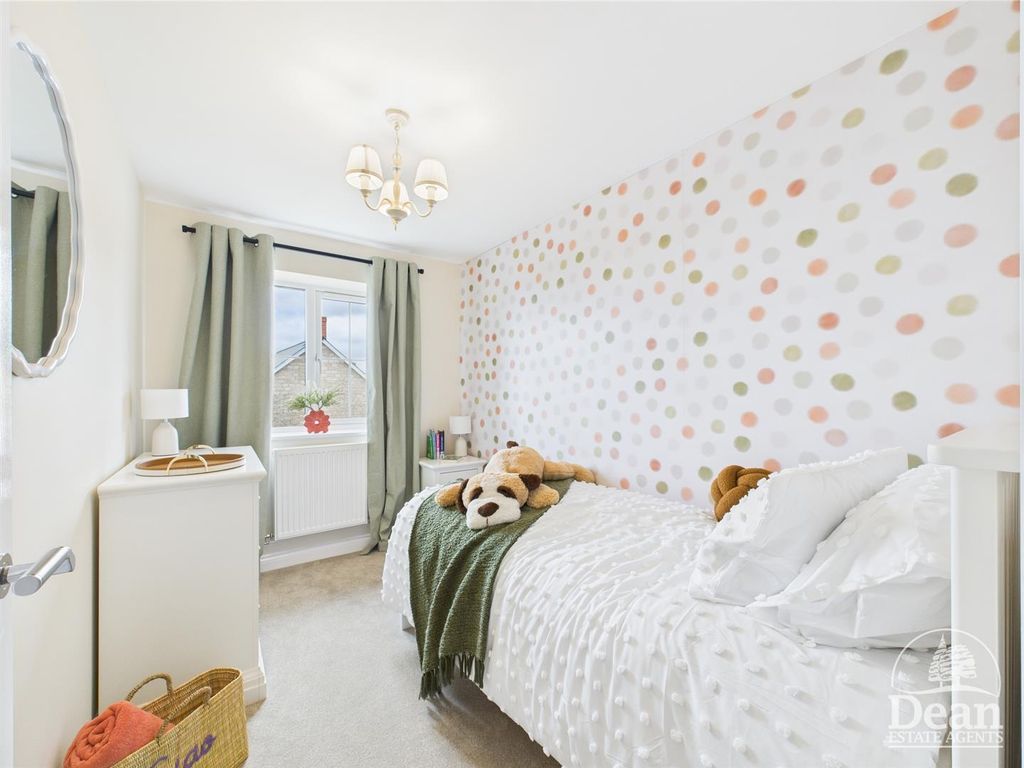 Property photo 3 of 10 Show Home