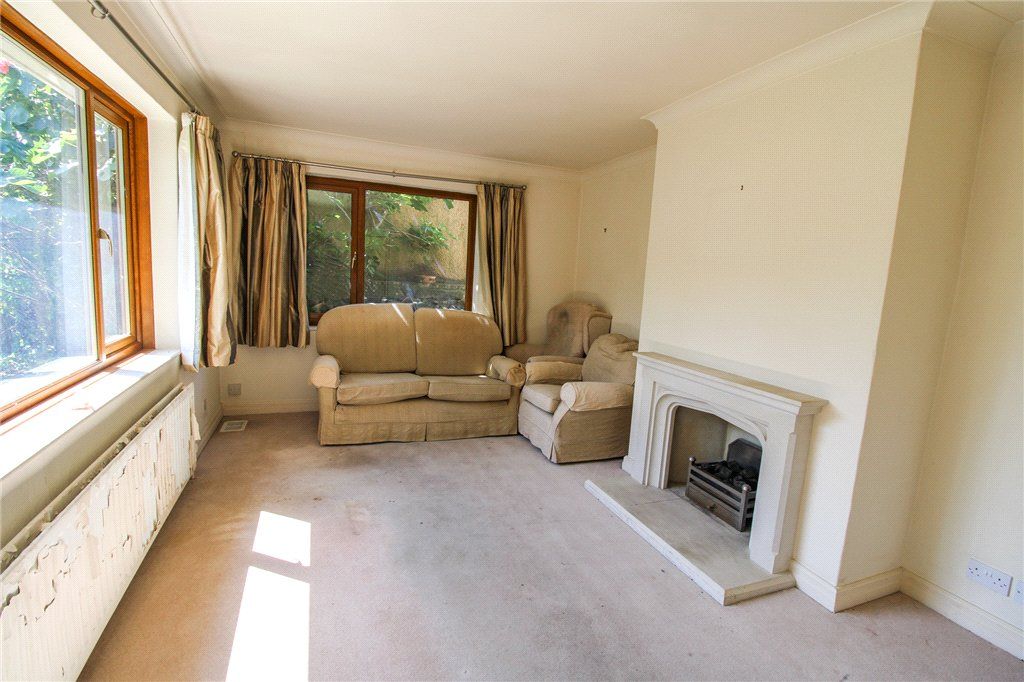 Property photo 2 of 9 Lounge